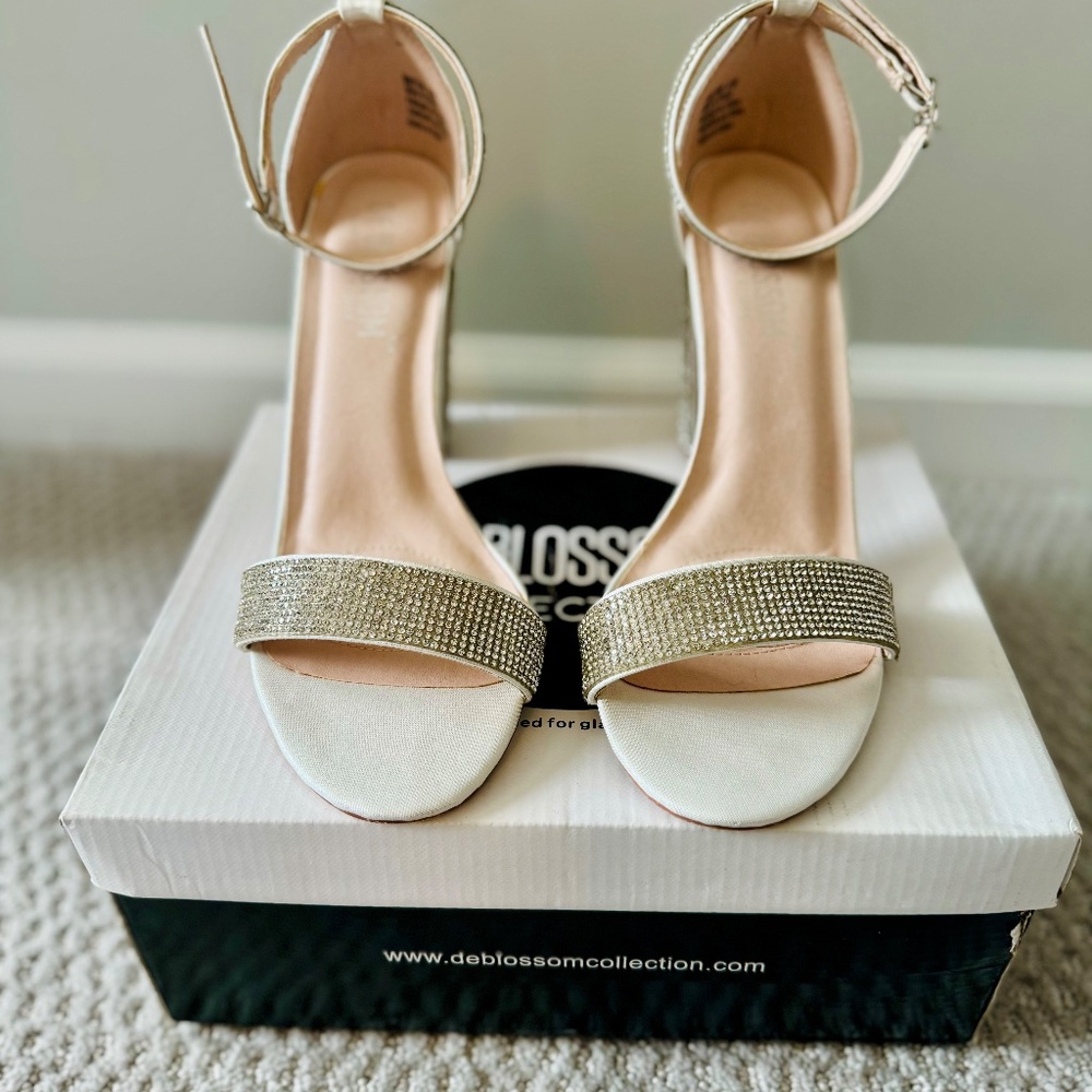 White Crystal Block Heel Sandals Bridal Size 8W *Worn 1x for 4 hours